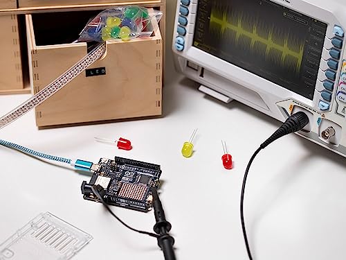 Arduino UNO R4 WiFi [ABX00087] - Renesas RA4M1 / ESP32-S3 - Wi-Fi, Bluetooth, USB-C, CAN, DAC, OP AMP, conector Qwiic, matriz LED de 12 x 8