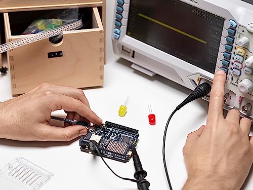 Arduino UNO R4 WiFi [ABX00087] - Renesas RA4M1 / ESP32-S3 - Wi-Fi, Bluetooth, USB-C, CAN, DAC, OP AMP, conector Qwiic, matriz LED de 12 x 8